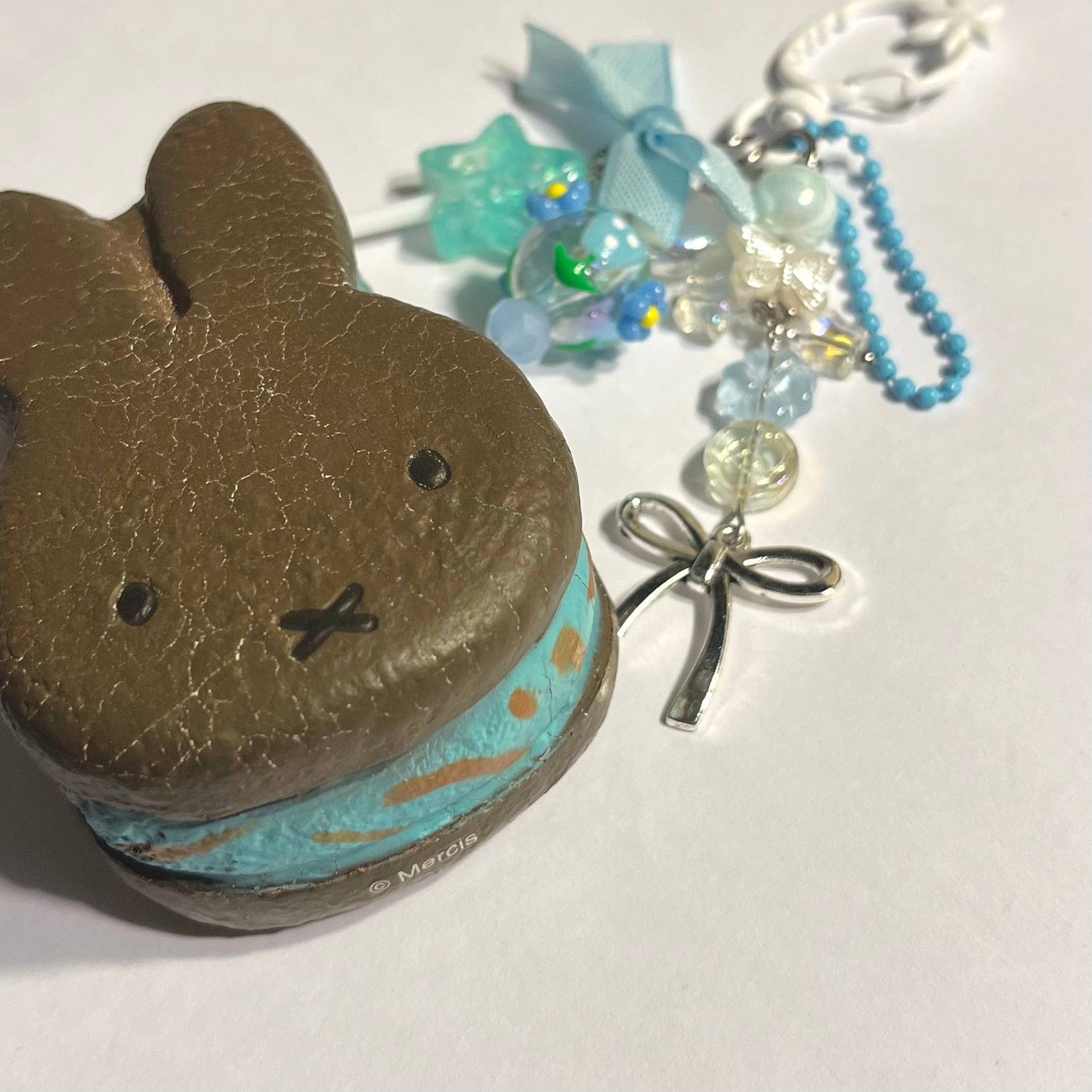Miff Bunny Cute Kawaii Beaded Clutter Squishy Keychain Bag Clip | brown pink blue white bows sweets FJA Crafts